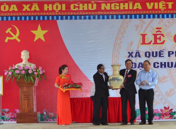 Thủ tướng Nguyễn Xuân Phúc dự lễ công bố xã đạt chuẩn nông thôn mới - Ảnh 3.