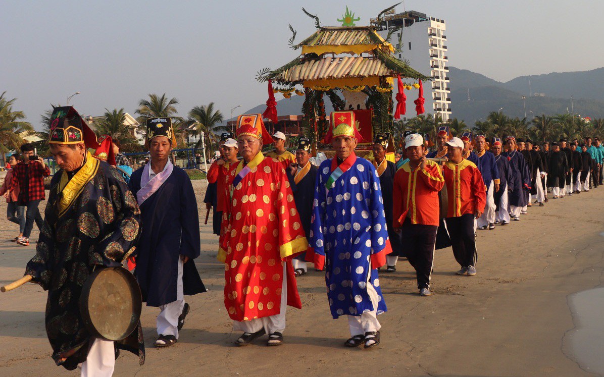 Nhiều hoạt động đặc sắc lễ hội miền biển Sơn Trà