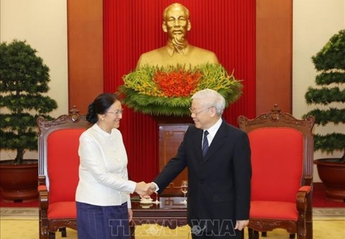 Tổng Bí thư, Chủ tịch nước Nguyễn Phú Trọng tiếp Chủ tịch Quốc hội Lào - Ảnh 1.