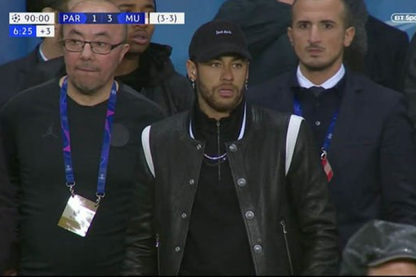 Vạch lá tìm sâu, Neymar dữ dội phản ứng PSG thua MU - Ảnh 1.