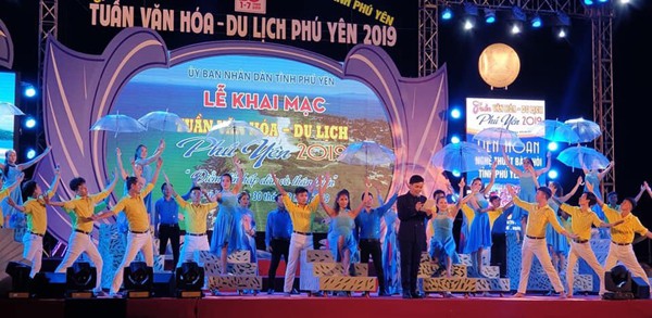 Cùng về nơi đón ánh bình minh đầu tiên trên đất liền Việt Nam tại Tuần Văn hóa - Du lịch Phú Yên 2019 - Ảnh 1.