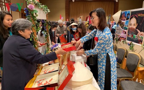 Việt Nam tham gia Hội chợ từ thiện ALFS lần thứ 43 - Ảnh 1.