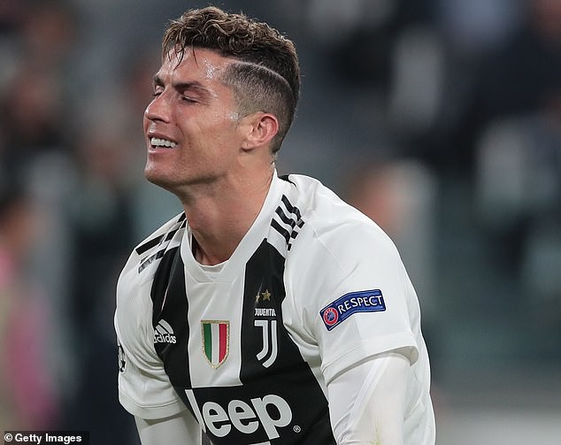 Ghi bàn cả hai lượt trận, Cristiano Ronaldo vẫn bị HLV Juventus phũ? - Ảnh 2.