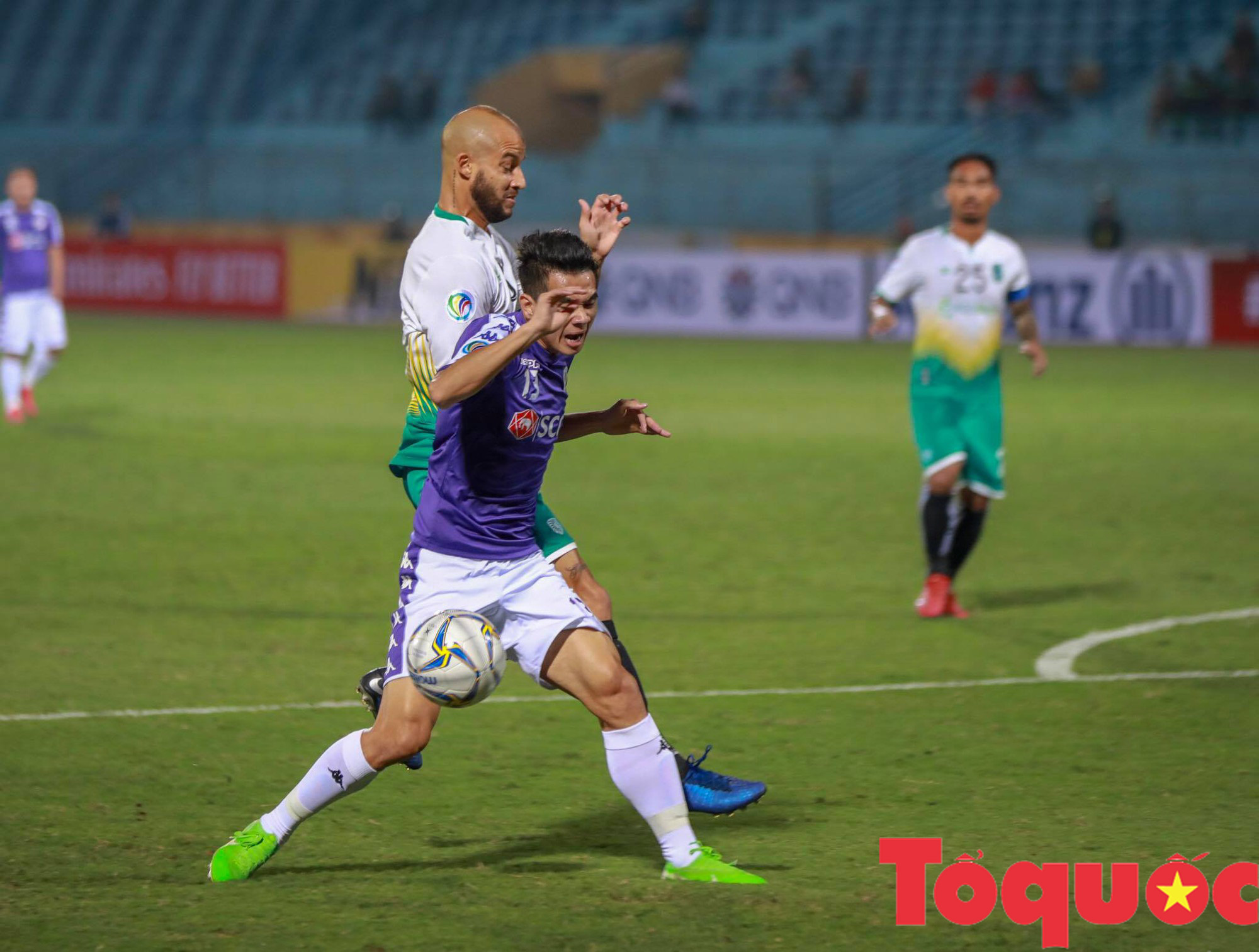 Văn Quyết sút trượt penalty, Hà Nội FC đánh rơi chiến thắng trên sân nhà - Ảnh 3.