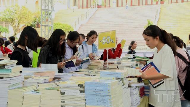 Thanh Hóa: Tổ chức Ngày sách Việt Nam lần thứ 6 năm 2019 - Ảnh 1.
