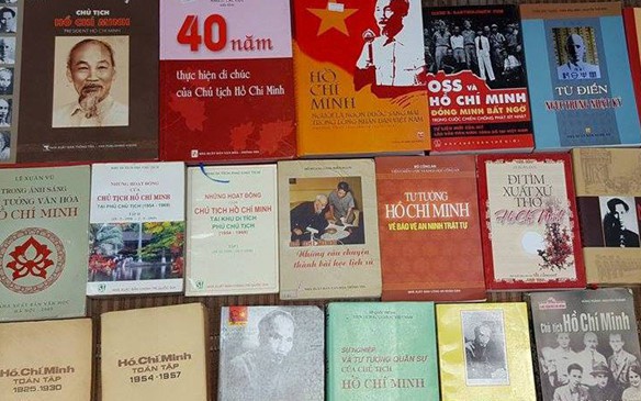 Triển lãm sách "Kỷ niệm 50 năm thực hiện Di chúc của Chủ tịch Hồ Chí Minh"
