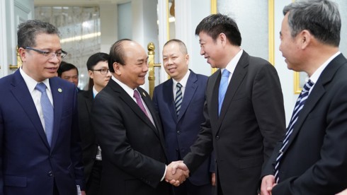 Toàn cảnh hoạt động ngày đầu tiên của Thủ tướng Nguyễn Xuân Phúc tại Bắc Kinh - Ảnh 3.