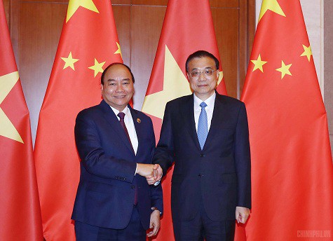 Thủ tướng Nguyễn Xuân Phúc hội đàm với Thủ tướng Trung Quốc Lý Khắc Cường - Ảnh 1.