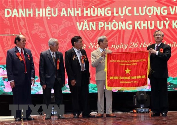 Văn phòng Khu ủy Khu 5 đón nhận danh hiệu Anh hùng LLVT nhân dân - Ảnh 2.