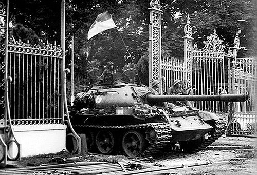 Ngày 3041975 Ngày giải phóng hoàn toàn miền Nam thống nhất đất nước