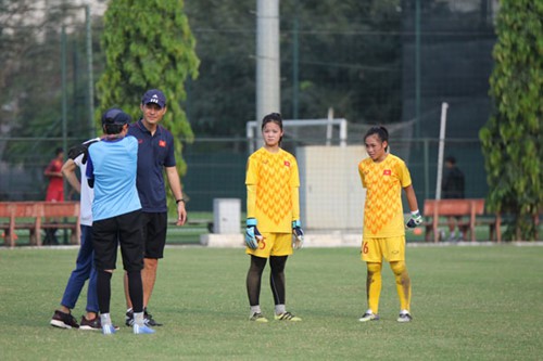 Chuyên gia Nhật cập bến, đào tạo trẻ bóng đá nữ Việt Nam đắp chắc phần gốc - Ảnh 1.
