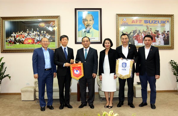 Tăng cường mối quan hệ hợp tác hữu nghị giữa bóng đá Việt Nam và Hàn Quốc - Ảnh 1.