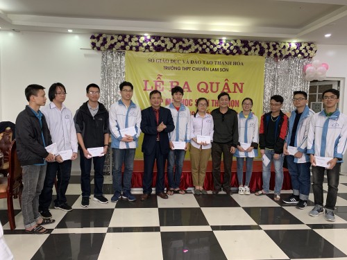 Thanh Hóa: 4 học sinh chuyên Lam Sơn lọt vào đội tuyển thi Olympic quốc tế - Ảnh 1.