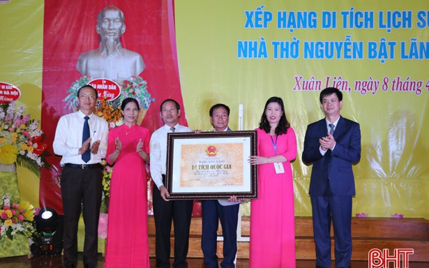 Hà Tĩnh: Đón bằng xếp hạng di tích quốc gia Nhà thờ Tiến sỹ Nguyễn Bật Lãng
