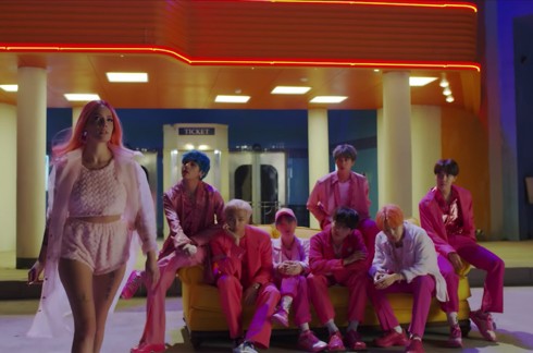 BTS nhanh chóng trở lại “đường đua” Kpop với teaser MV “Boy with luv - Ảnh 1.