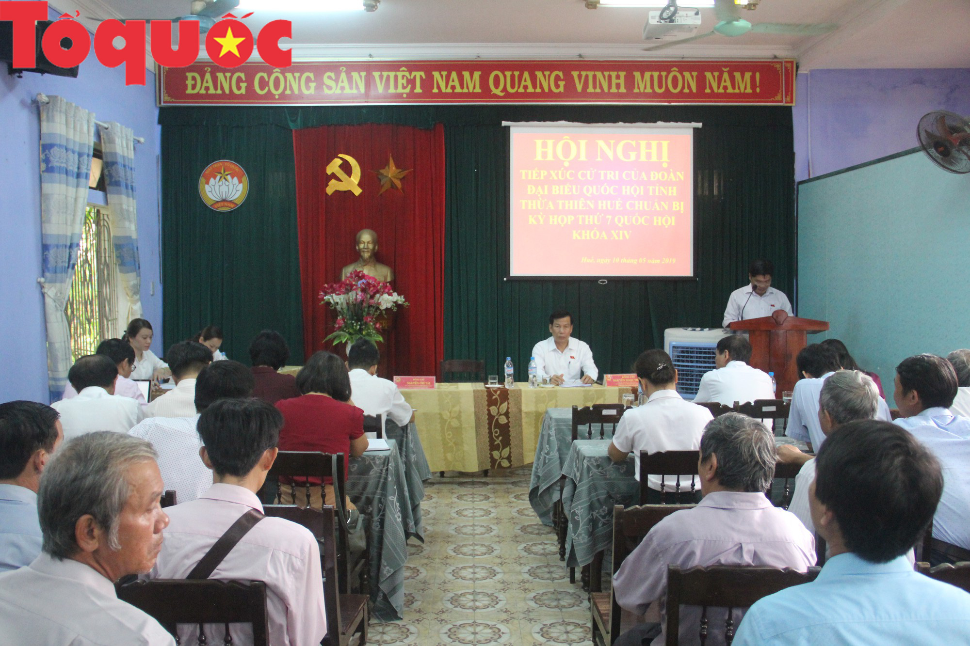 Bộ trưởng Nguyễn Ngọc Thiện tiếp xúc cử tri Thừa Thiên Huế - Ảnh 2.
