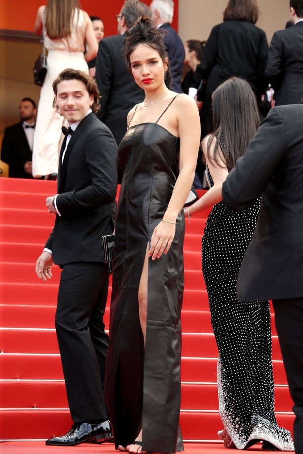 Brooklyn Beckham đắm đuối bên bạn gái trên thảm đỏ Cannes - Ảnh 5. Brooklyn Beckham đắm đuối bên bạn gái trên thảm đỏ Cannes - Ảnh 5.