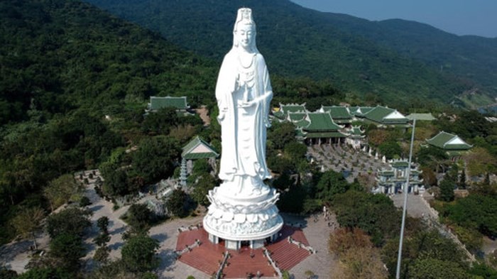 Tượng Phật Quán Thế Âm chùa Linh Ứng lọt top ảnh du lịch đẹp nhất ...