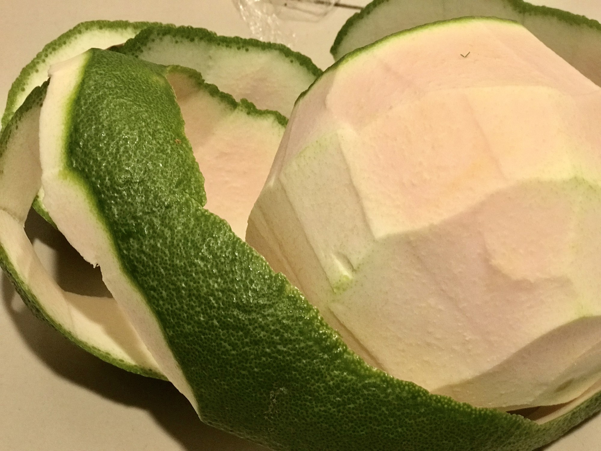 Mẹo dùng vỏ trái cây làm đẹp đơn giản tại nhà