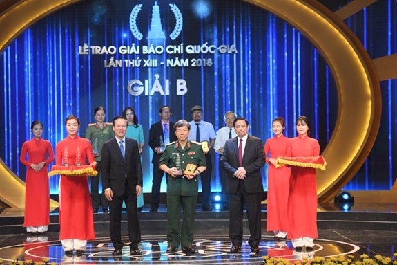 Thủ tướng Nguyễn Xuân Phúc dự Lễ trao Giải Báo chí Quốc gia lần thứ XIII - năm 2018 - Ảnh 3.