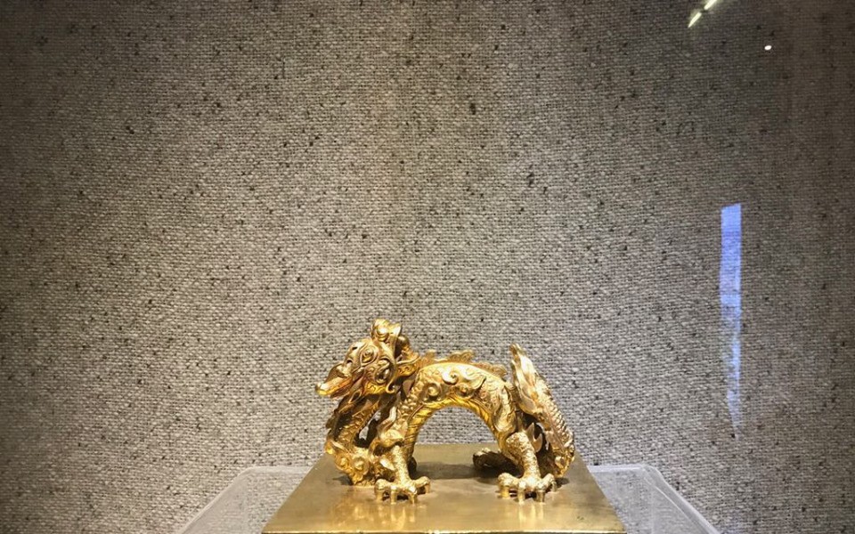 Chiêm ngưỡng sách vàng, kiếm vàng và các bảo vật quốc gia tại Bảo tàng lịch sử