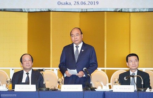 Thủ tướng đối thoại với lãnh đạo 25 tập đoàn lớn của Nhật Bản  - Ảnh 1.