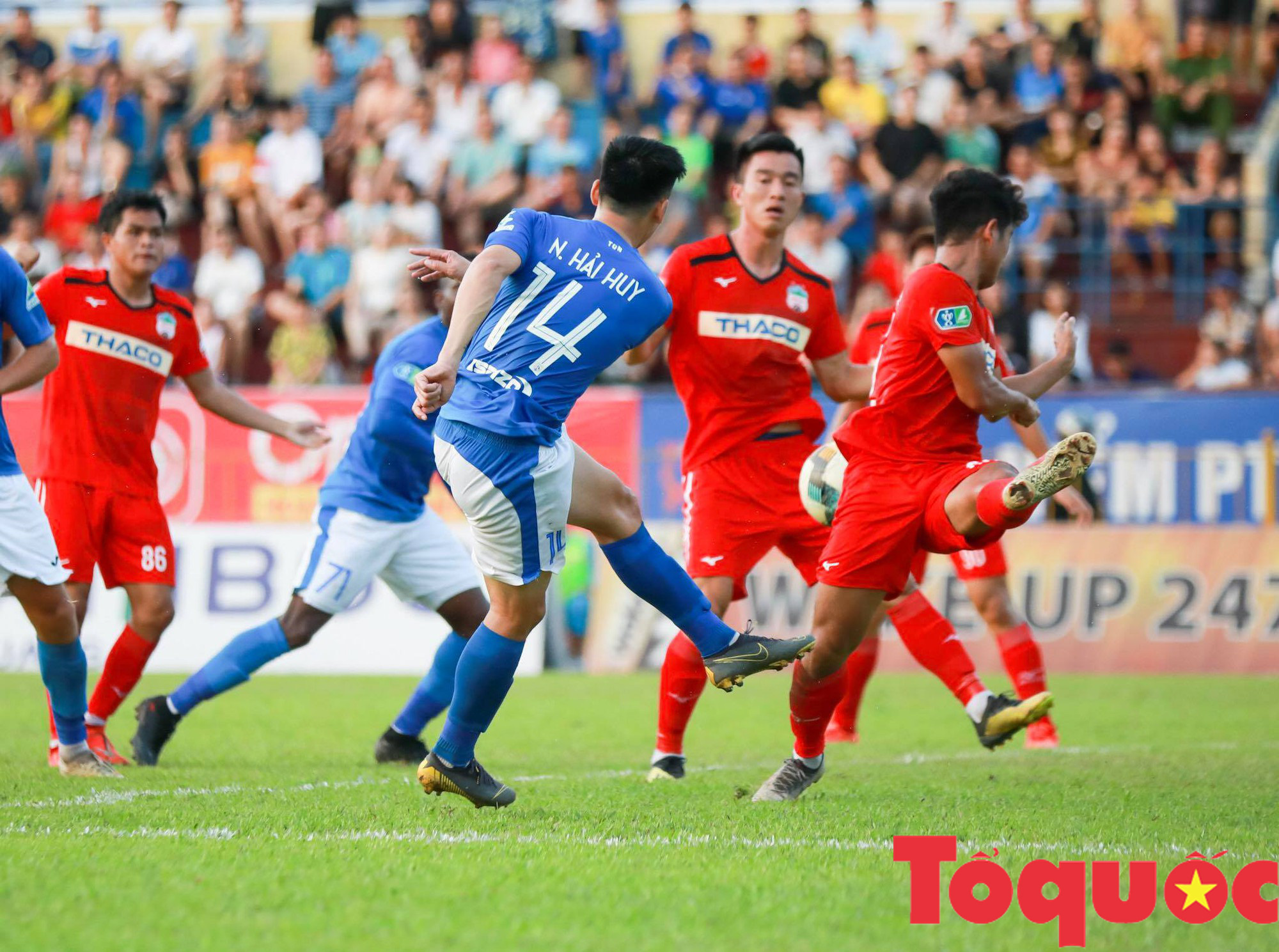 [Chùm ảnh] Chiến thắng nghẹt thở trong lượt đấu súng của HAGL trước Than Quảng Ninh vòng 1/8 Cup Quốc gia - Ảnh 3.