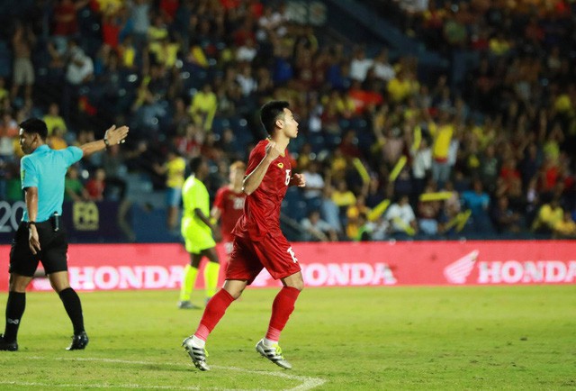 ĐT Việt Nam nhận thưởng hơn 1 tỷ đồng sau Kings Cup - Ảnh 1.