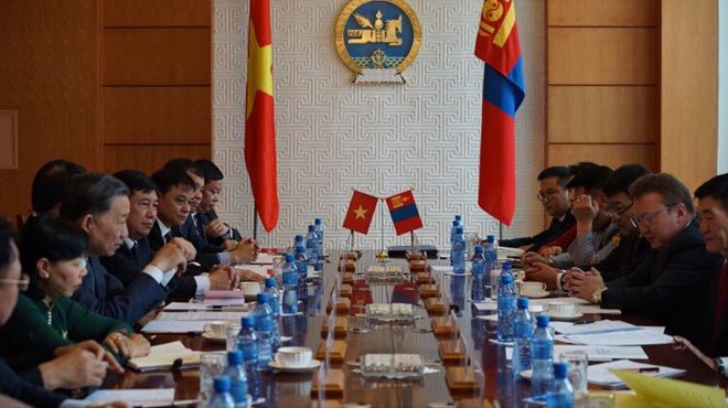Bộ trưởng Tô Lâm thăm và làm việc tại Mông Cổ - Ảnh 4. Bộ trưởng Tô Lâm thăm và làm việc tại Mông Cổ - Ảnh 4.