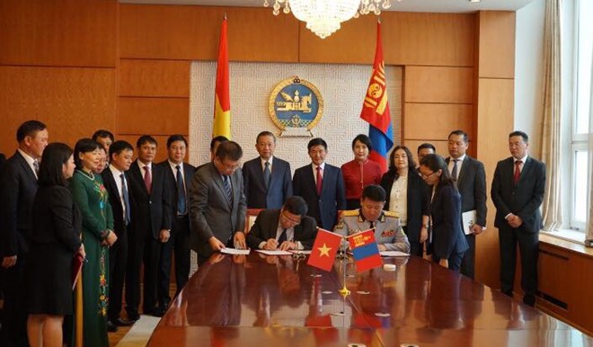 Bộ trưởng Tô Lâm thăm và làm việc tại Mông Cổ - Ảnh 5. Bộ trưởng Tô Lâm thăm và làm việc tại Mông Cổ - Ảnh 5.