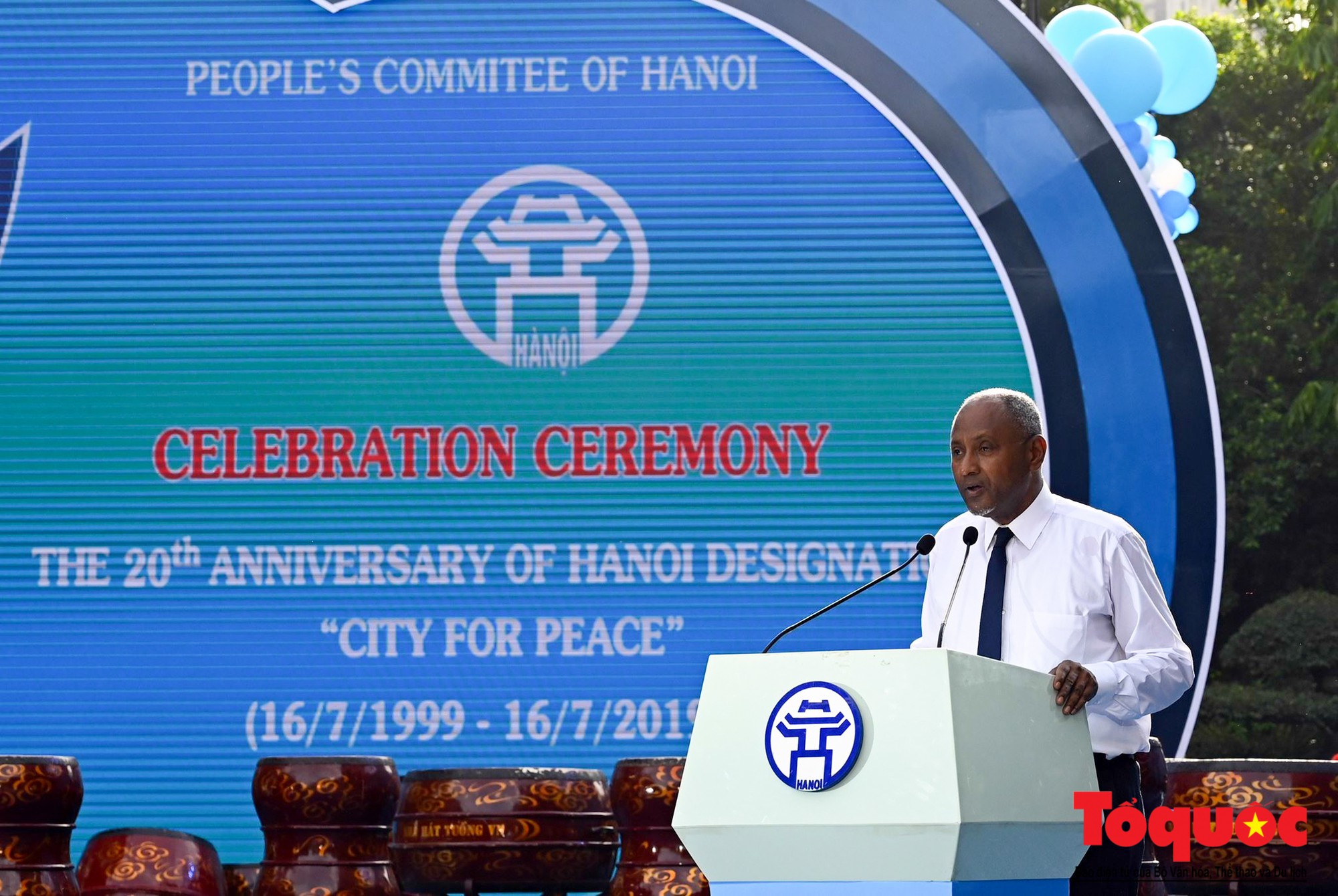 Lễ kỷ niệm 20 năm thành phố Hà Nội đón nhận danh hiệu “Thành phố Vì hòa bình” (2)
