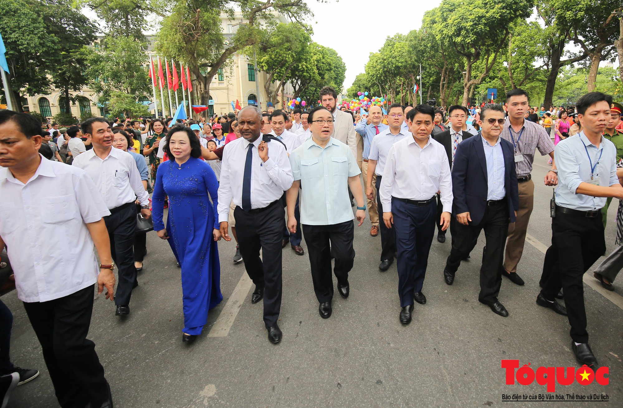 Lễ kỷ niệm 20 năm thành phố Hà Nội đón nhận danh hiệu “Thành phố Vì hòa bình” (6)