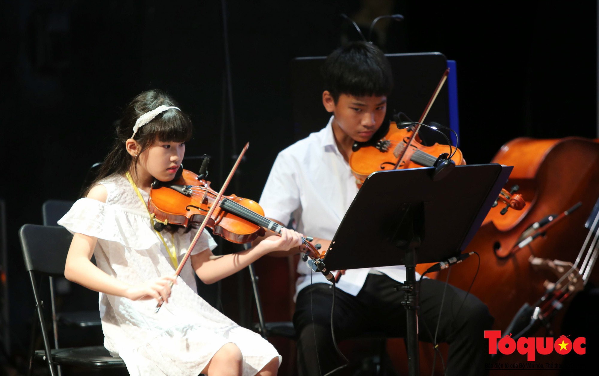 Dàn nhạc giao hưởng nhí đầu tiên của Việt Nam biểu diễn gây quỹ từ thiện (3)