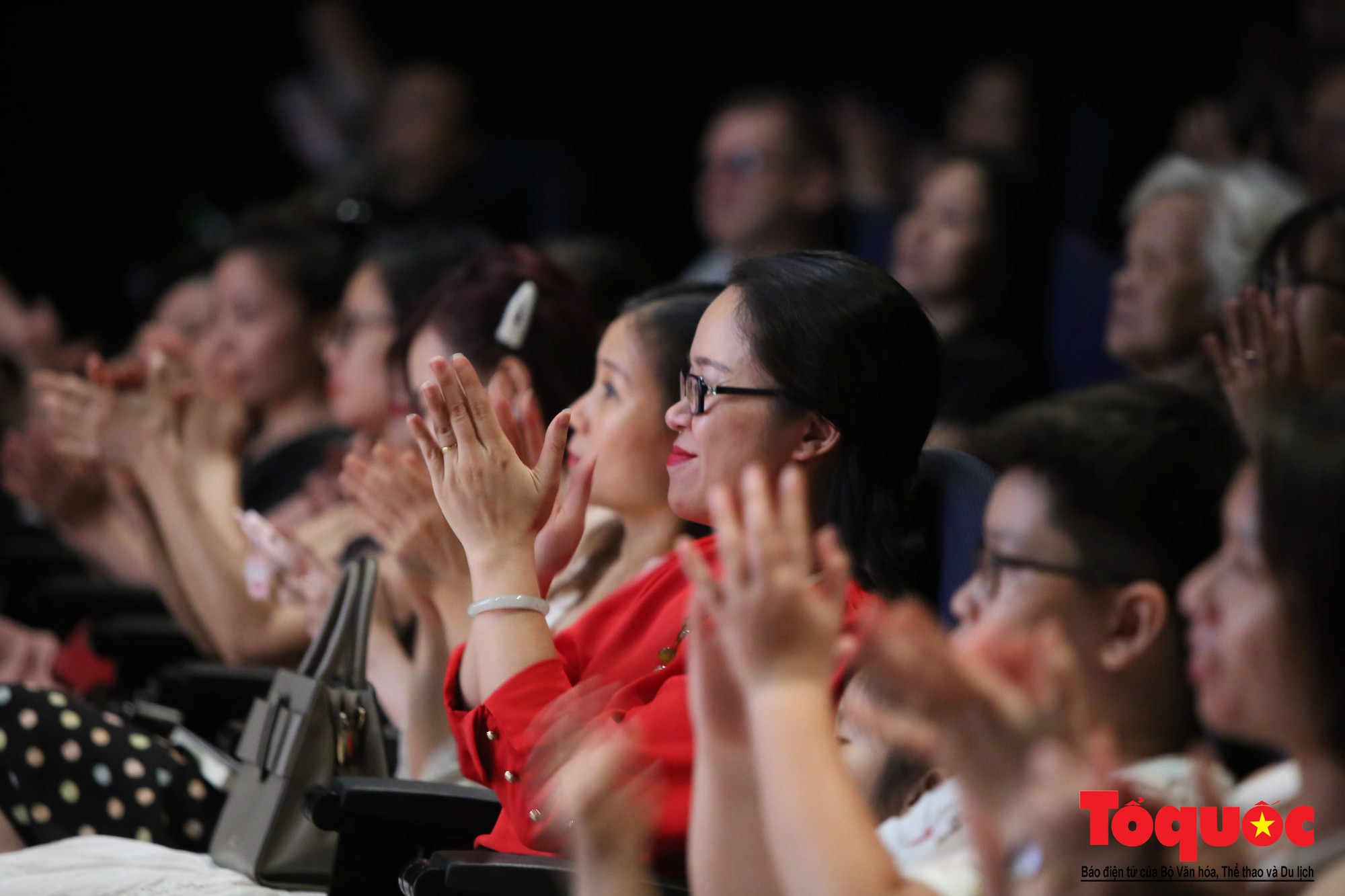 Dàn nhạc giao hưởng nhí đầu tiên của Việt Nam biểu diễn gây quỹ từ thiện (7)