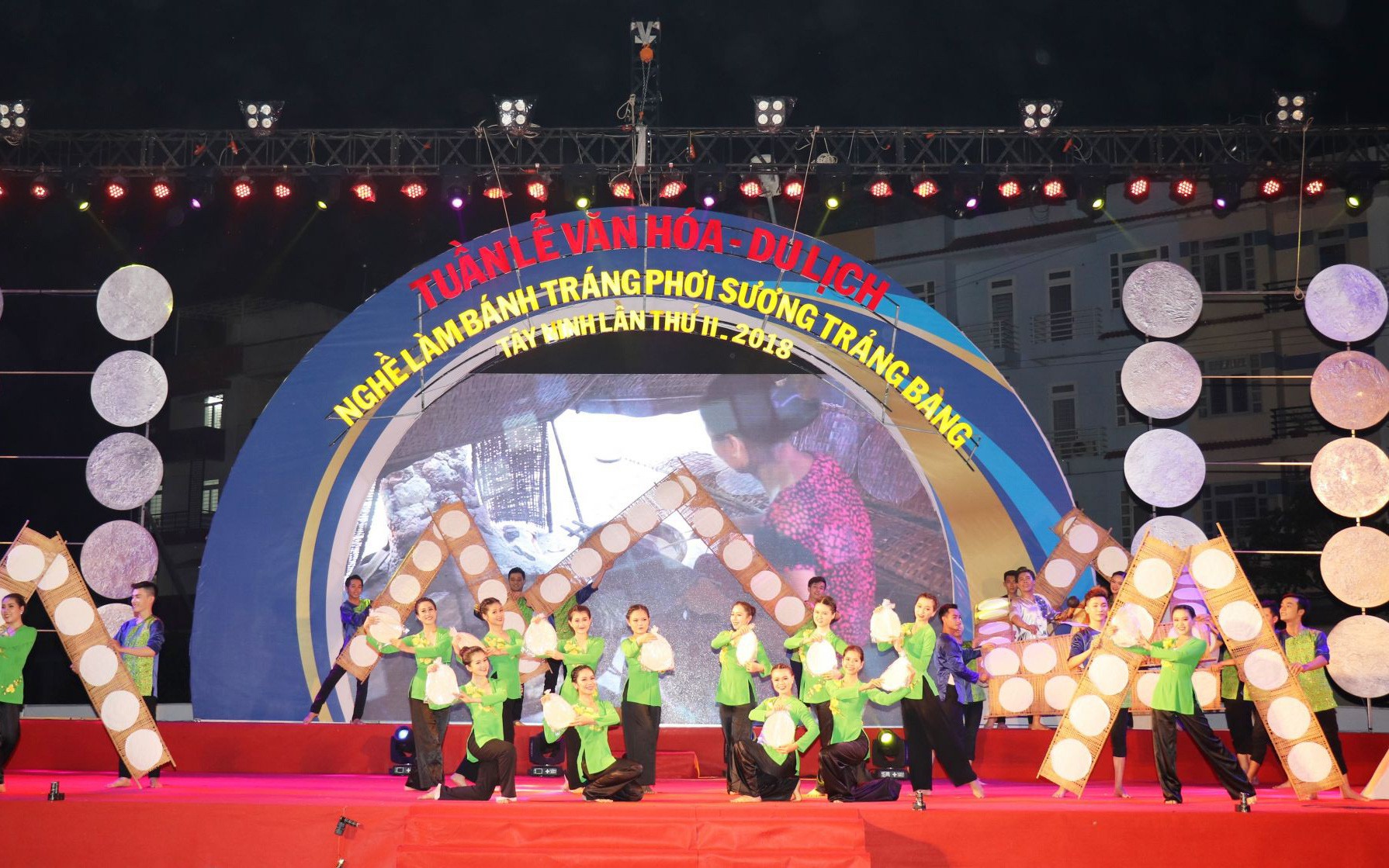Tây Ninh: Duy trì tổ chức Lễ hội Văn hóa – Du lịch Nghề làm bánh tráng phơi sương Trảng Bàng