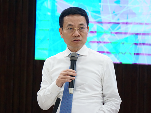 Ông Nguyễn Mạnh Hùng: 'Nên làm mạng xã hội, công cụ tìm kiếm thay Facebook, Google' - Ảnh 1.