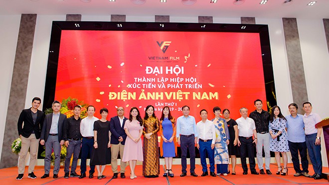 Cùng chiêm ngưỡng những hình ảnh đầy sáng tạo và đậm chất điện ảnh Việt Nam qua màn trình diễn của Hiệp hội Xúc tiến và Phát triển Điện ảnh Việt Nam nhé!