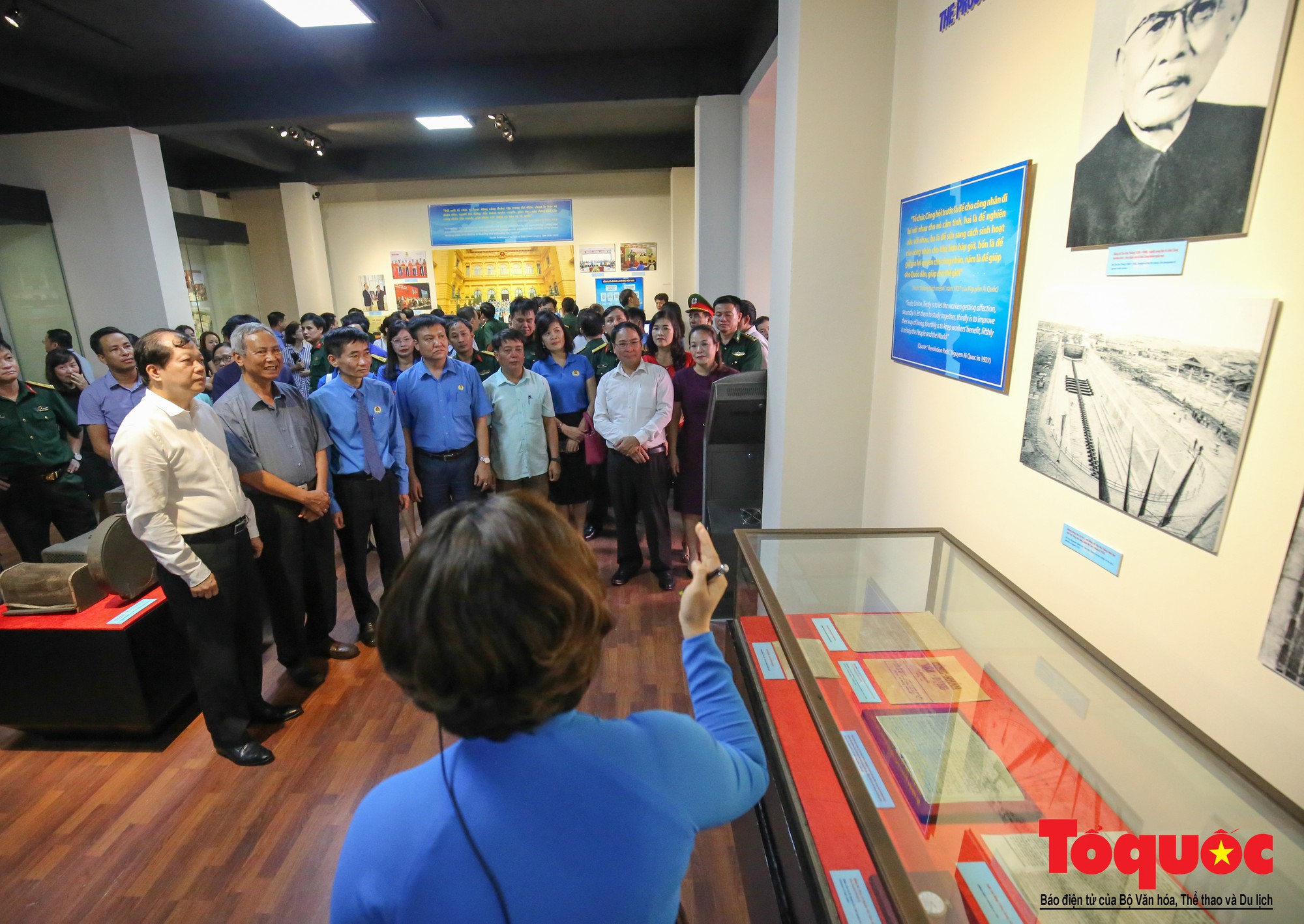Trưng bày 300 hiện vật, hình ảnh tái hiện 90 năm xây dựng và phát triển Công đoàn Việt Nam (11)