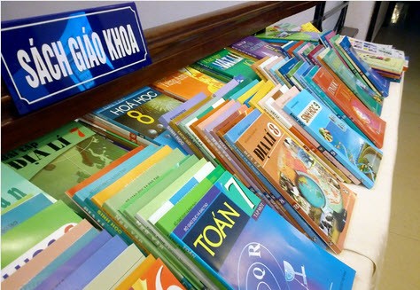 Năm 2020, Bộ GDĐT sẽ có 2 lần tổ chức thẩm định sách giáo khoa lớp 2 - Ảnh 1.