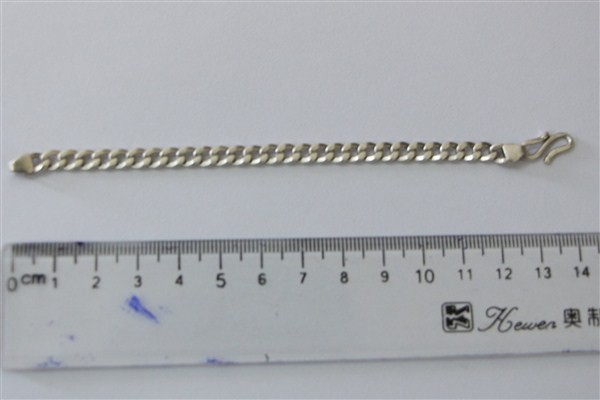 Soi day chuyen dai 14 cm duoc gap ra trong khi - Phe quan benh nhi (600 x 400)