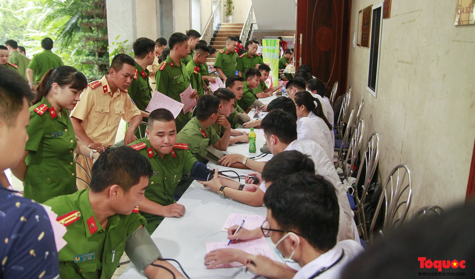 Cán bộ, chiến sỹ CATP Hà Nội hiến máu nghĩa tình vì đồng đội thân yêu (1)