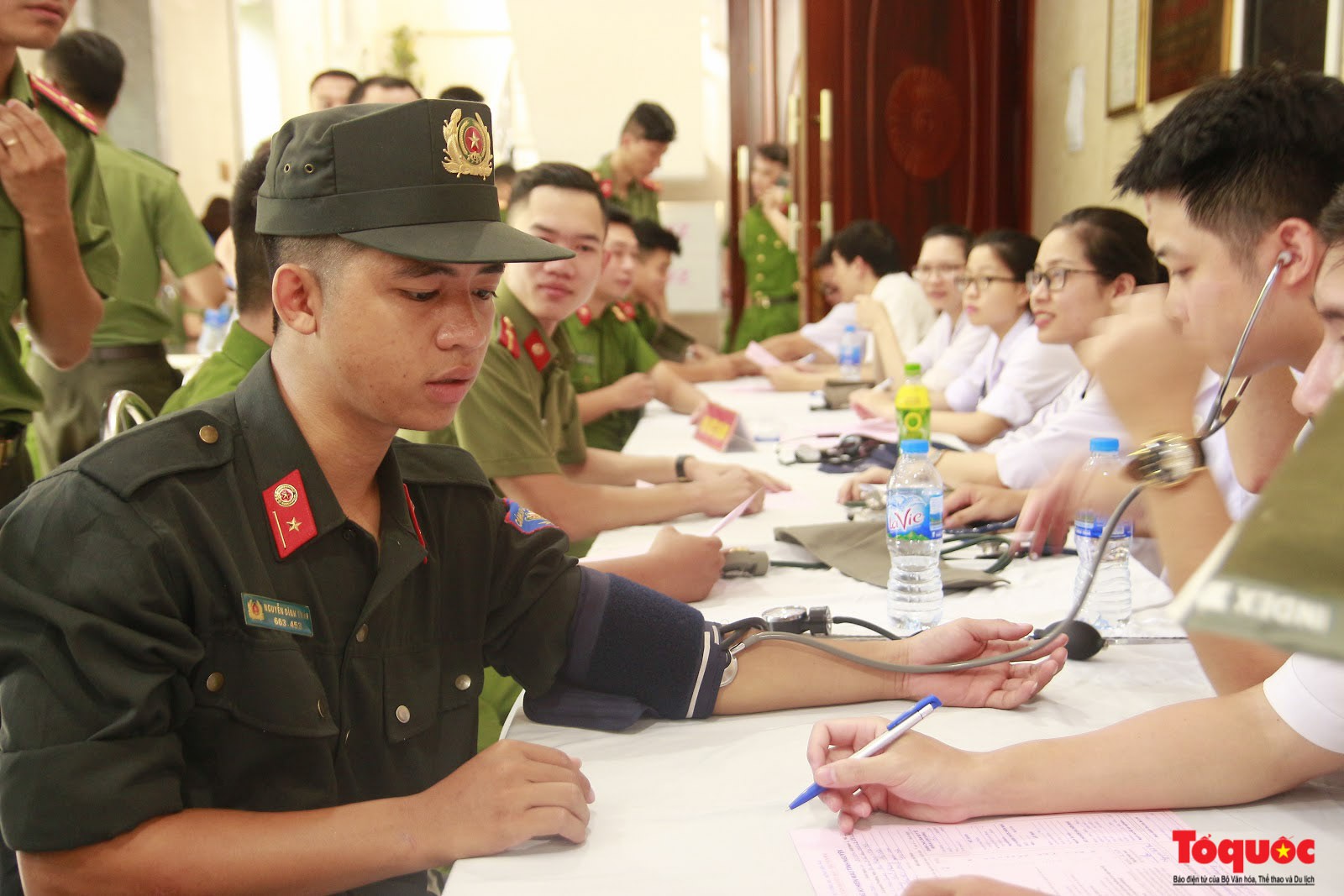 Cán bộ, chiến sỹ CATP Hà Nội hiến máu nghĩa tình vì đồng đội thân yêu (7)