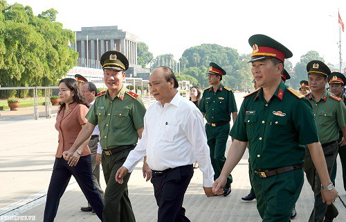 Thủ tướng kiểm tra Công trình, khu vực Lăng Chủ tịch Hồ Chí Minh - Ảnh 3.