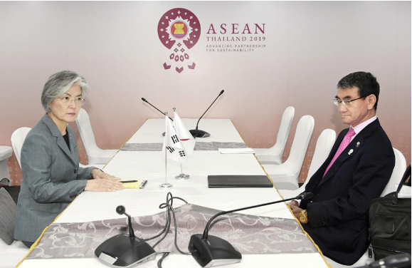 Ngoại trưởng Nhật-Hàn gặp nhau bên lề Hội nghị ASEAN không kết quả