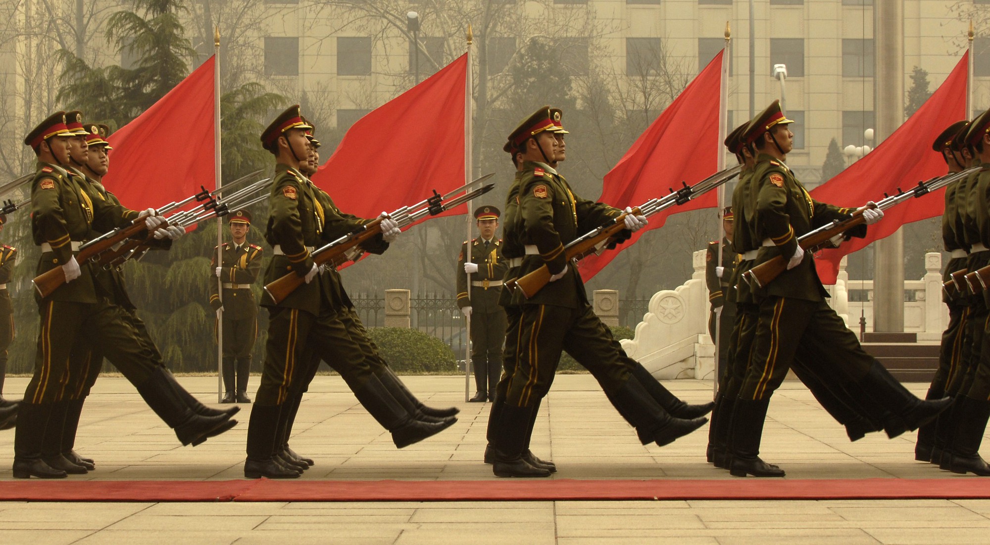 Chinese_honor_guard_in_column_070322-F-0193C-014