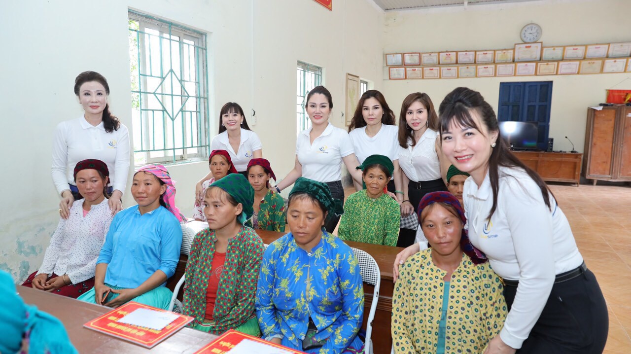 Hiệp hội nữ Doanh nhân doanh nghiệp nhỏ và vừa Việt Nam đồng hành cùng phụ nữ biên cương Hà Giang 2019 - Ảnh 2.