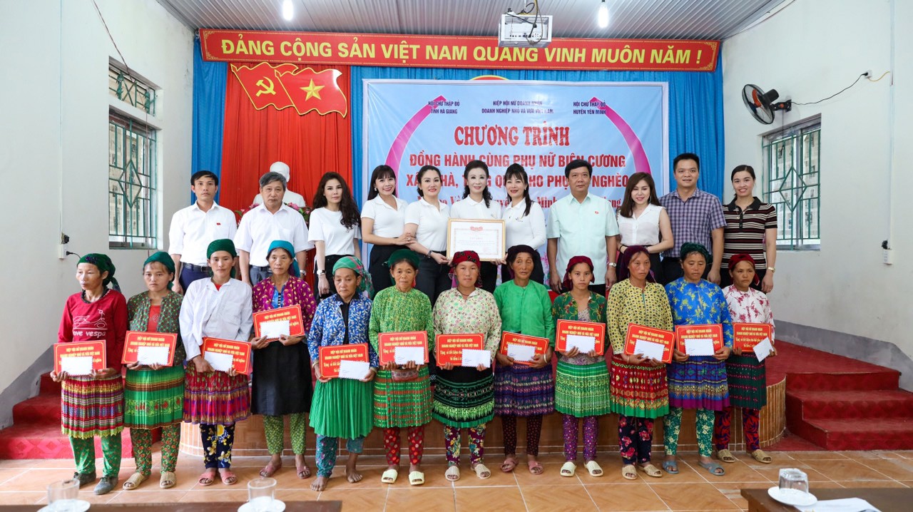 Hiệp hội nữ Doanh nhân doanh nghiệp nhỏ và vừa Việt Nam đồng hành cùng phụ nữ biên cương Hà Giang 2019 - Ảnh 5.