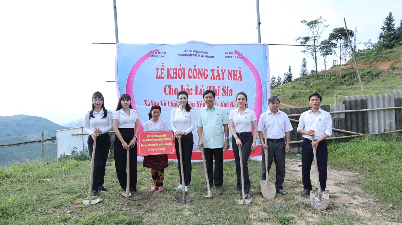 Hiệp hội nữ Doanh nhân doanh nghiệp nhỏ và vừa Việt Nam đồng hành cùng phụ nữ biên cương Hà Giang 2019 - Ảnh 6.