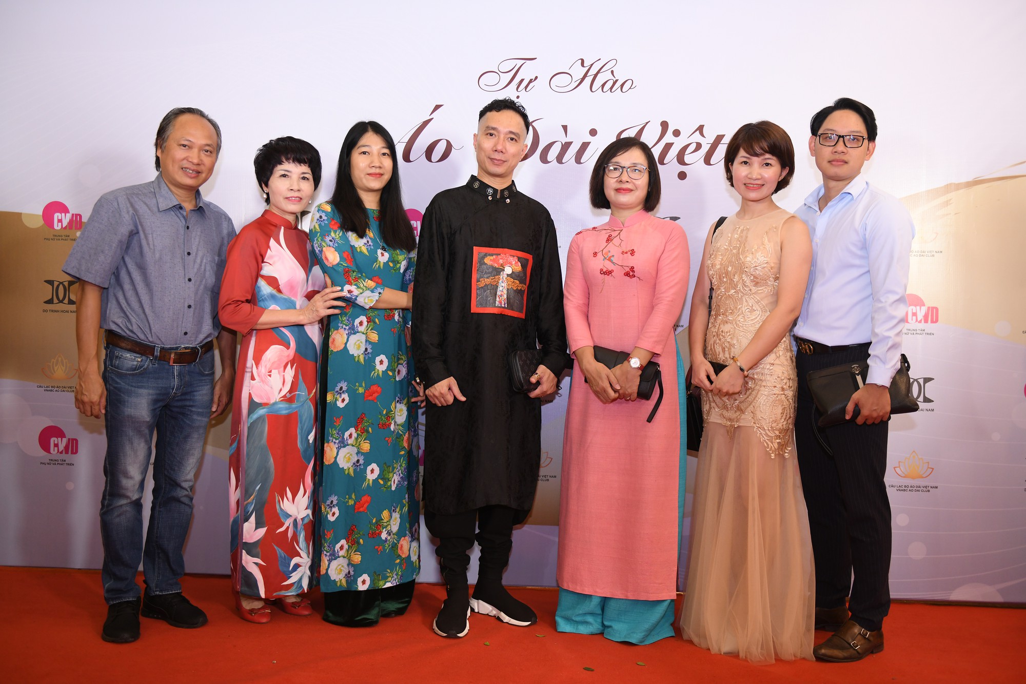 Dc Nguyễn Thị Minh Hạnh –Chánh văn phòng sở Du Lịch cùng các Cán Bộ trong sở du lichjtham dự chương trình