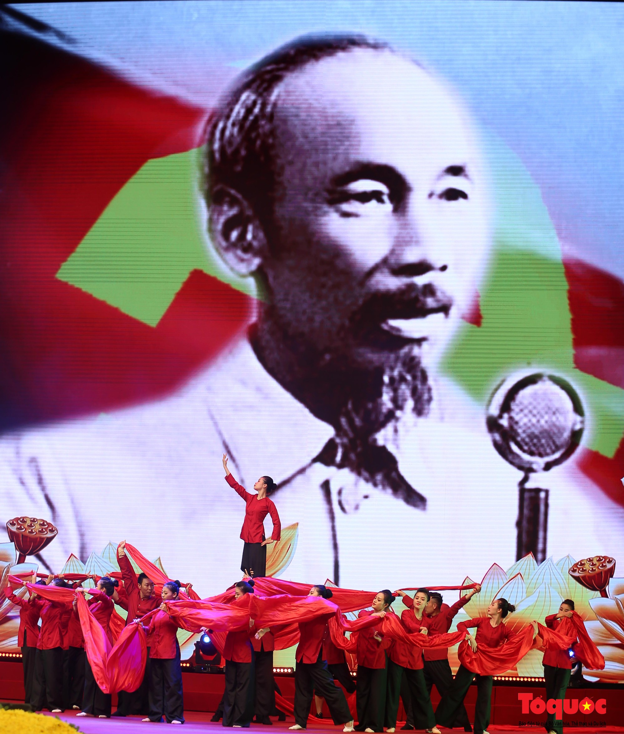 Lễ kỷ niệm cấp Quốc gia 50 năm thực hiện Di chúc của Chủ tịch Hồ Chí Minh và 50 năm Ngày mất của Người (3)